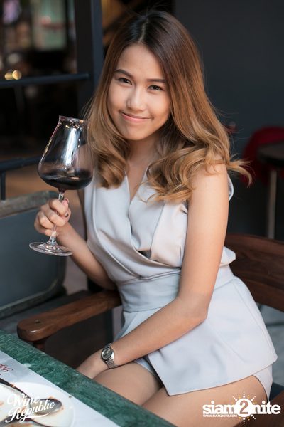Friday Night at Wine Republic Thonglor — photo 11