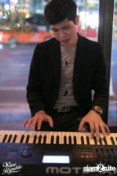 Friday Night at Wine Republic Thonglor — photo 55