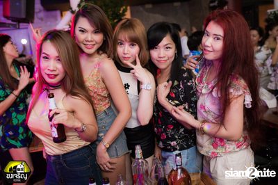 Wanna be 90s at Chongjaroen Festival — photo 10