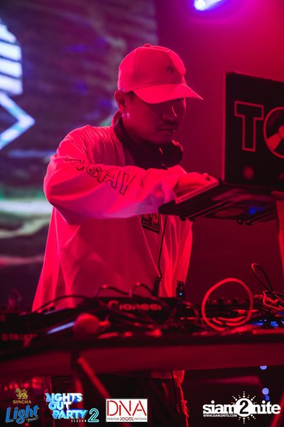 Singha Light pres. Lights Out Party at DNA Pingpub — photo 55