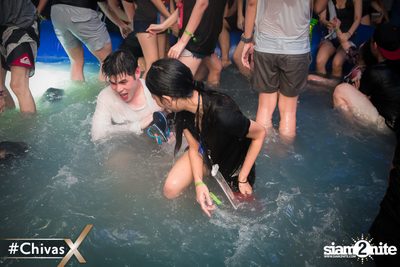 งาน ChivasX Wine Bridge Songkran 2017 — photo 154