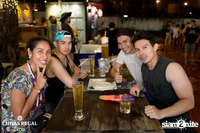 คอนเสิร์ตสงกรานต์กับ เบน ชลาทิศ ที่ ซิกซ์ตี้ซิกซ์ สเตชั่น — photo 28
