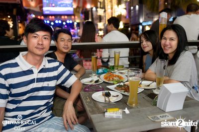 คอนเสิร์ตสงกรานต์กับ เบน ชลาทิศ ที่ ซิกซ์ตี้ซิกซ์ สเตชั่น — photo 31