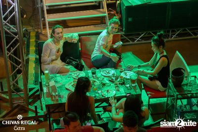 คอนเสิร์ตสงกรานต์กับ เบน ชลาทิศ ที่ ซิกซ์ตี้ซิกซ์ สเตชั่น — photo 39