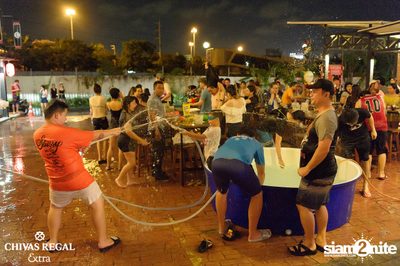 คอนเสิร์ตสงกรานต์กับ เบน ชลาทิศ ที่ ซิกซ์ตี้ซิกซ์ สเตชั่น — photo 53