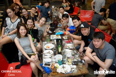 คอนเสิร์ตสงกรานต์กับ เบน ชลาทิศ ที่ ซิกซ์ตี้ซิกซ์ สเตชั่น — photo 130