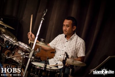 HOBS The Playhouse นำเสนอ Nop Ponchamni & The Groovetomatix-11 — photo 41