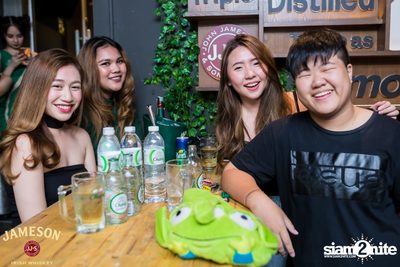 UrboyTJ ที่ เท เอกมัย — photo 7