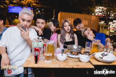UrboyTJ ที่ เท เอกมัย — photo 17