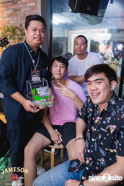 UrboyTJ ที่ เท เอกมัย — photo 37