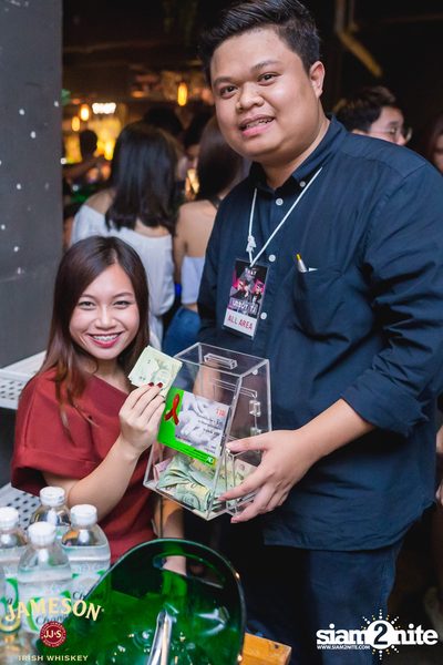 UrboyTJ ที่ เท เอกมัย — photo 40