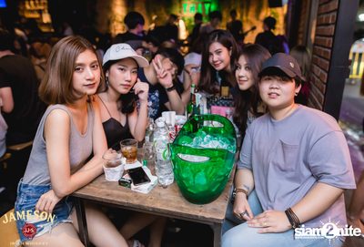 UrboyTJ ที่ เท เอกมัย — photo 41