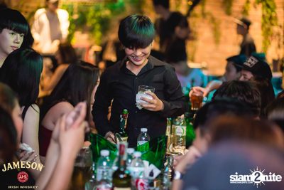 UrboyTJ ที่ เท เอกมัย — photo 43