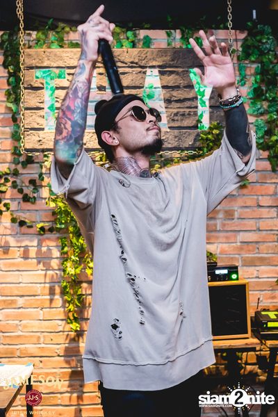 UrboyTJ ที่ เท เอกมัย — photo 67