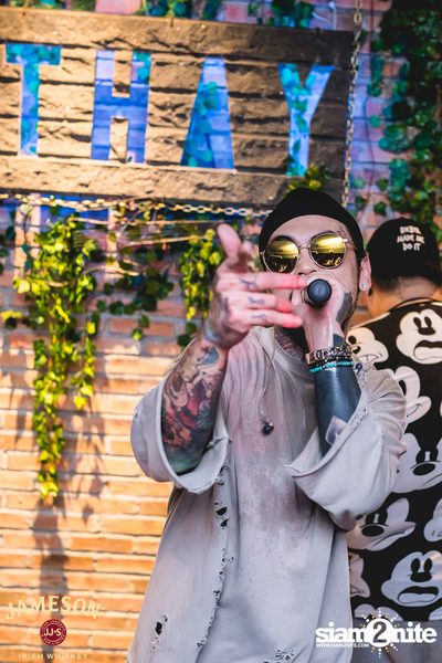 UrboyTJ ที่ เท เอกมัย — photo 72