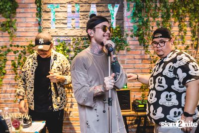 UrboyTJ ที่ เท เอกมัย — photo 79