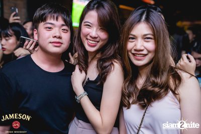 UrboyTJ ที่ เท เอกมัย — photo 80