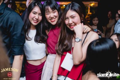 UrboyTJ ที่ เท เอกมัย — photo 82