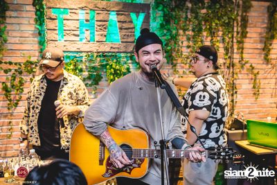 UrboyTJ ที่ เท เอกมัย — photo 84