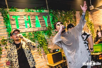 UrboyTJ ที่ เท เอกมัย — photo 96