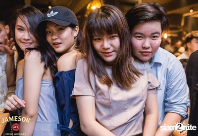 UrboyTJ ที่ เท เอกมัย — photo 114
