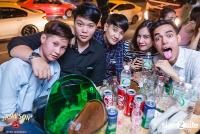 UrboyTJ ที่ เท เอกมัย — photo 115