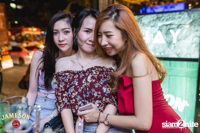 UrboyTJ ที่ เท เอกมัย — photo 116