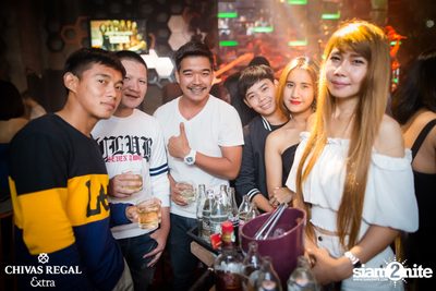 Potato Live ที่ ดิฟเฟอร์ ผับ — photo 21
