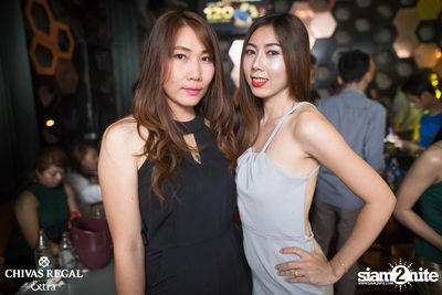 Potato Live ที่ ดิฟเฟอร์ ผับ — photo 32