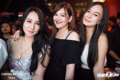 Potato Live ที่ ดิฟเฟอร์ ผับ — photo 40