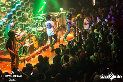 Potato Live ที่ ดิฟเฟอร์ ผับ — photo 79