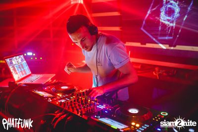 PHATFUNK feat. STRAY at Whiteline — photo 16