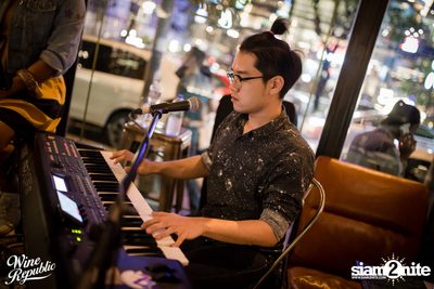 Saturday Night at Wine Republic Thonglor — photo 8