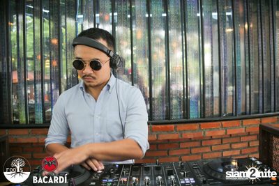 Sundaze ที่ รูทส์ กับ Tek & Yvan — photo 5