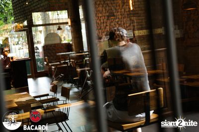 Sundaze ที่ รูทส์ กับ Tek & Yvan — photo 7