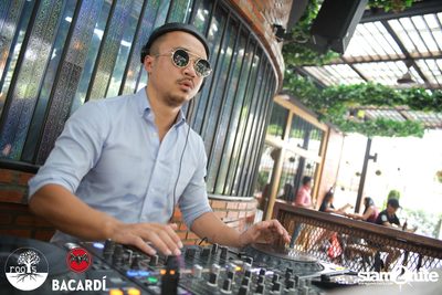 Sundaze ที่ รูทส์ กับ Tek & Yvan — photo 28