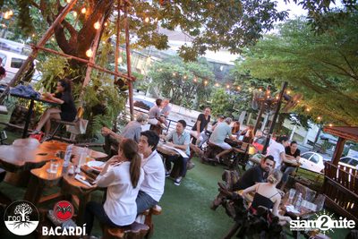 Sundaze ที่ รูทส์ กับ Tek & Yvan — photo 52