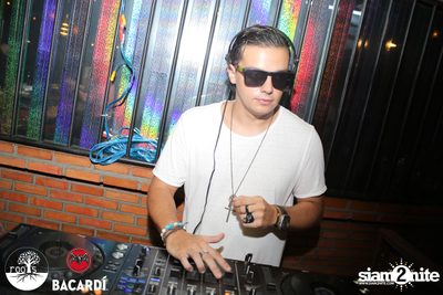Sundaze ที่ รูทส์ กับ Tek & Yvan — photo 53