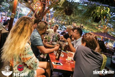 Sundaze ที่ รูทส์ กับ Tek & Yvan — photo 62