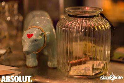 Woodstock, Happy as a Hippie at Le Café des Stagiaires — photo 44