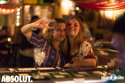 Woodstock, Happy as a Hippie at Le Café des Stagiaires — photo 59
