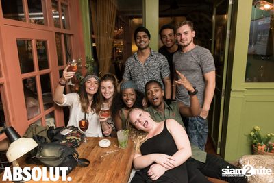 Woodstock, Happy as a Hippie at Le Café des Stagiaires — photo 97