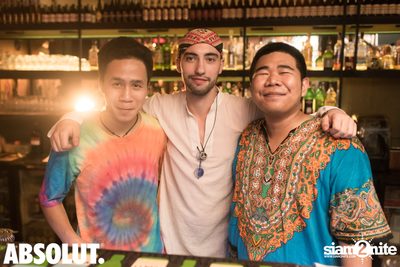 Woodstock, Happy as a Hippie at Le Café des Stagiaires — photo 116