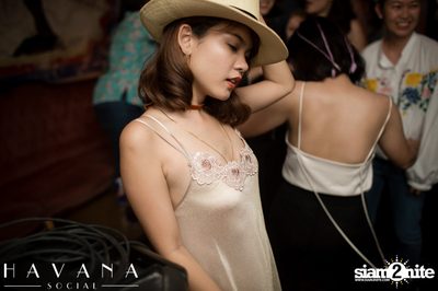 One more time: DJ Luck-E ที่ ฮาวาน่า โซเชียล — photo 82