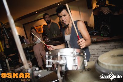 Num T-Bone Live ที่ ออสการ์ บิสโทร — photo 15