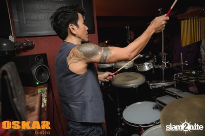 Num T-Bone Live ที่ ออสการ์ บิสโทร — photo 35