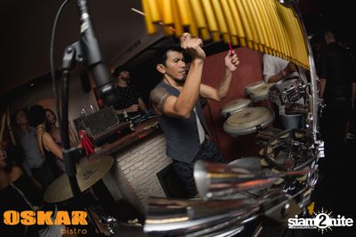 Num T-Bone Live ที่ ออสการ์ บิสโทร — photo 40