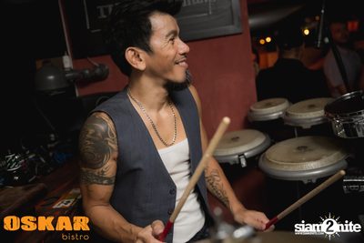 Num T-Bone Live ที่ ออสการ์ บิสโทร — photo 60