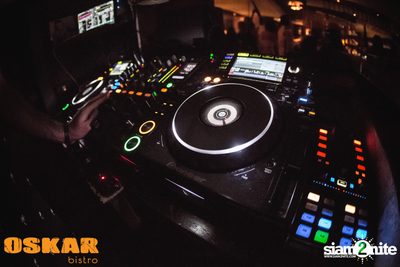 Num T-Bone Live ที่ ออสการ์ บิสโทร — photo 75