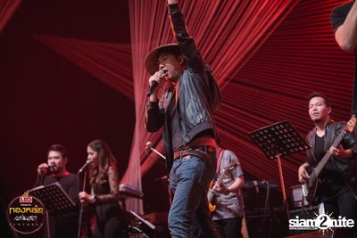 Leo presents Thonglor Len Sod at Central World (Album 2) — photo 31